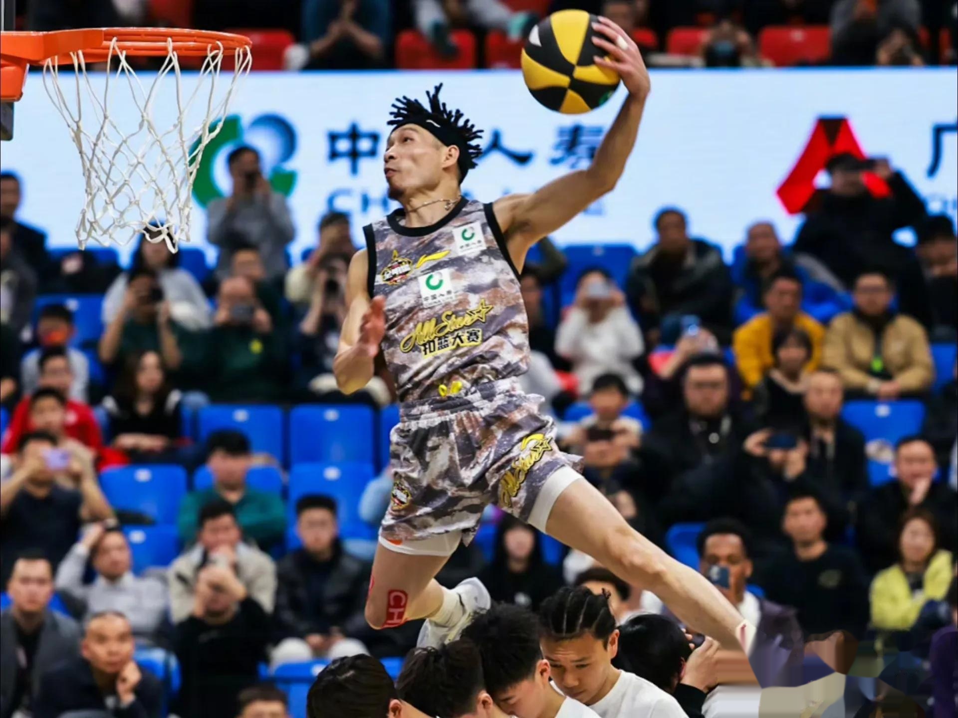 九游欢乐平台：篮球球星商业价值分析：谁是最具商业价值的篮球运动员？的简单介绍