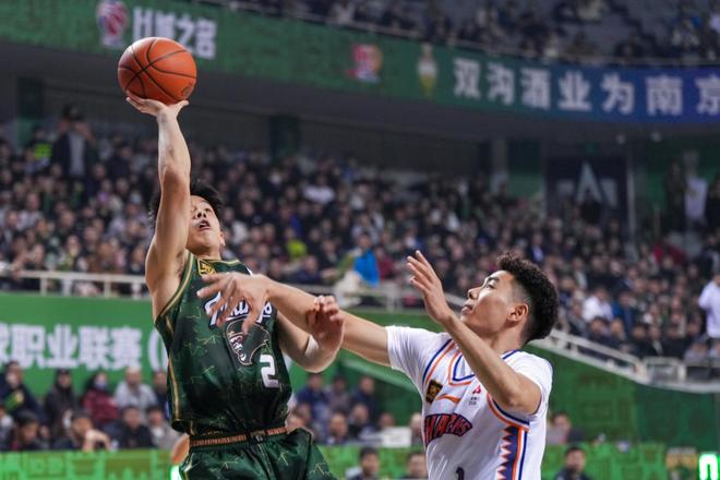 包含九游欢乐平台：CBA球员，高薪是否真的能激励他们更好地为球队效力？的词条