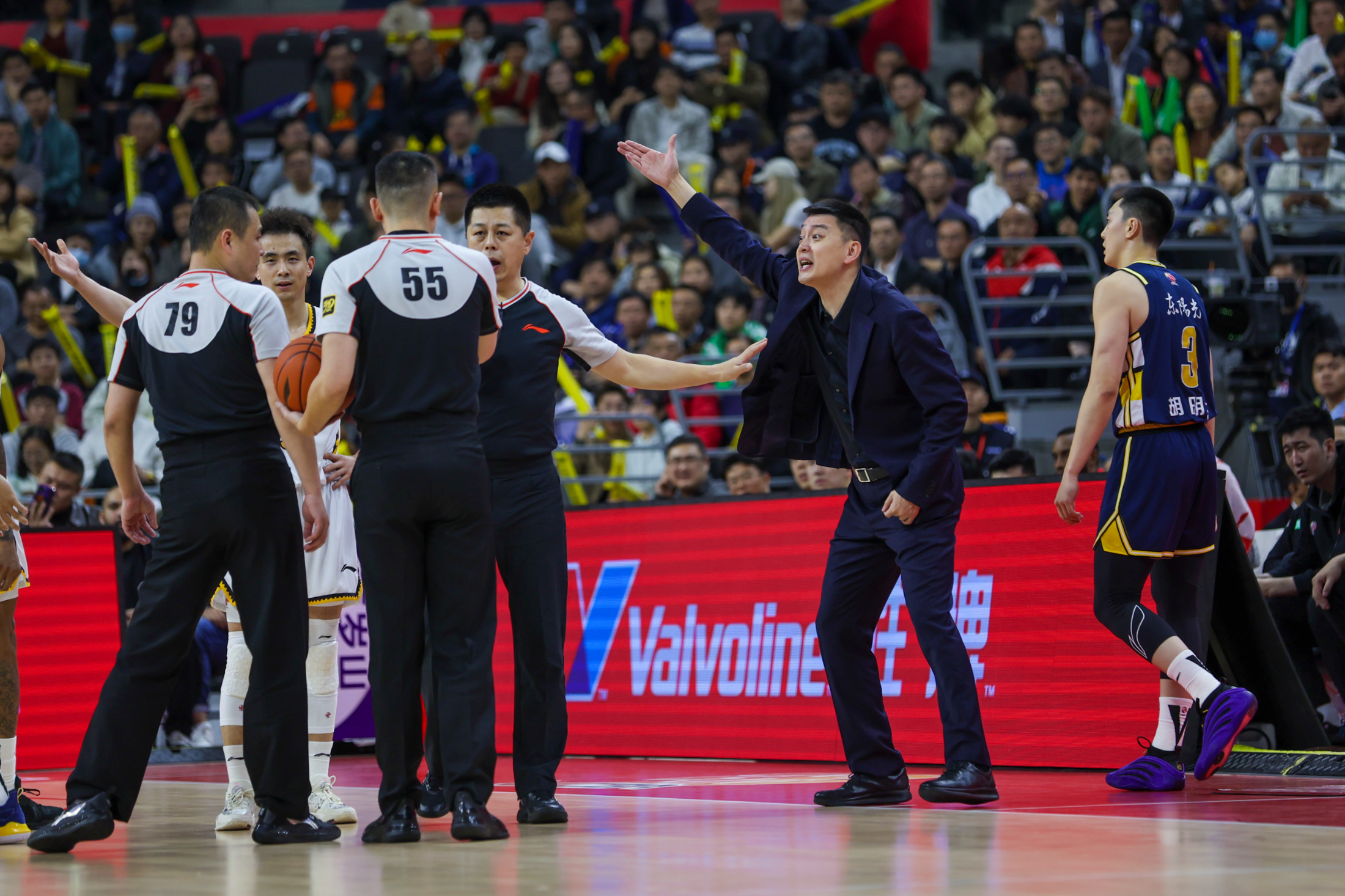 关于九游欢乐平台:CBA球队的赛季中期调整:引援补强,战术升级的信息 关于九游欢乐平台:CBA球队的赛季中期调整:引援补强,战术升级的信息