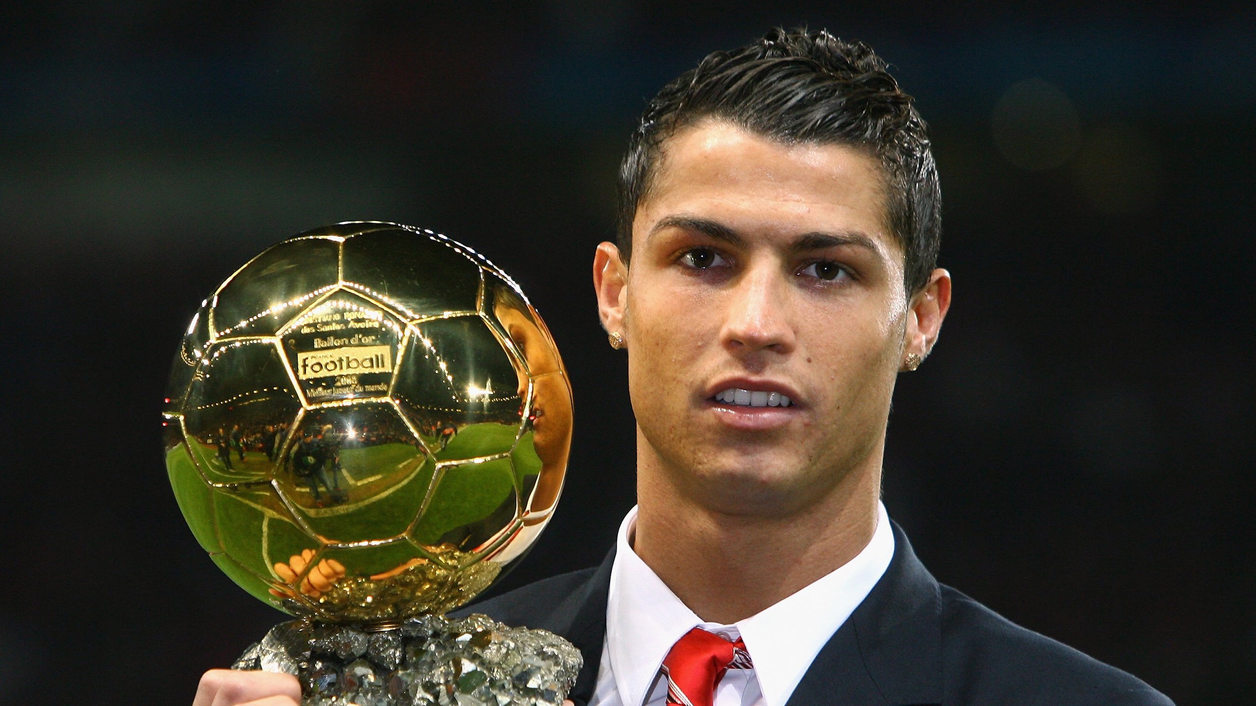 _热爱无悔：运动员面对伤痛的坚持与拼搏_，热爱运动员认亲是哪一集