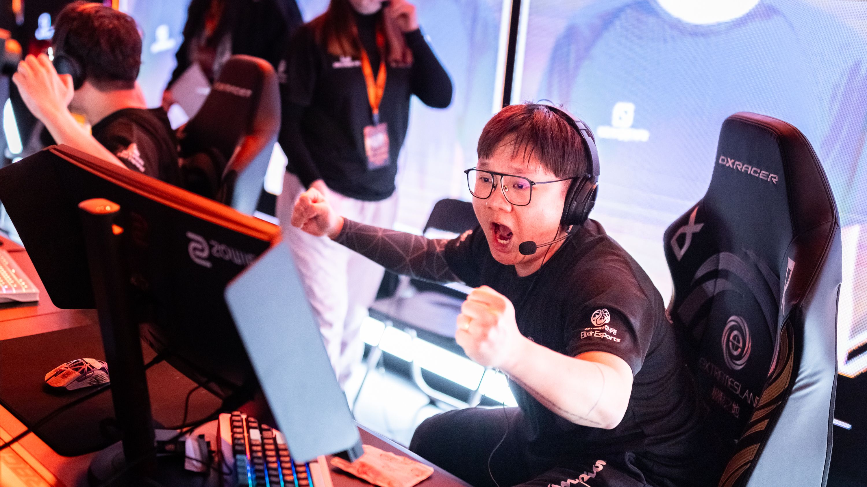 关于jiuyou.com:《CS:GO》临场战术如何制定，选手间的分工与沟通的信息