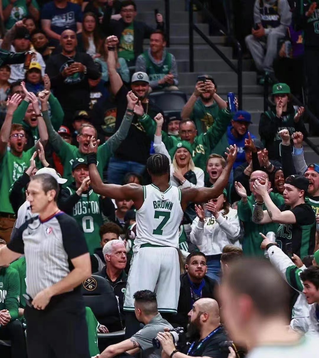 关于九游欢乐APP:凯尔特人队塔图姆的心理素质：如何应对关键时刻的压力？的信息