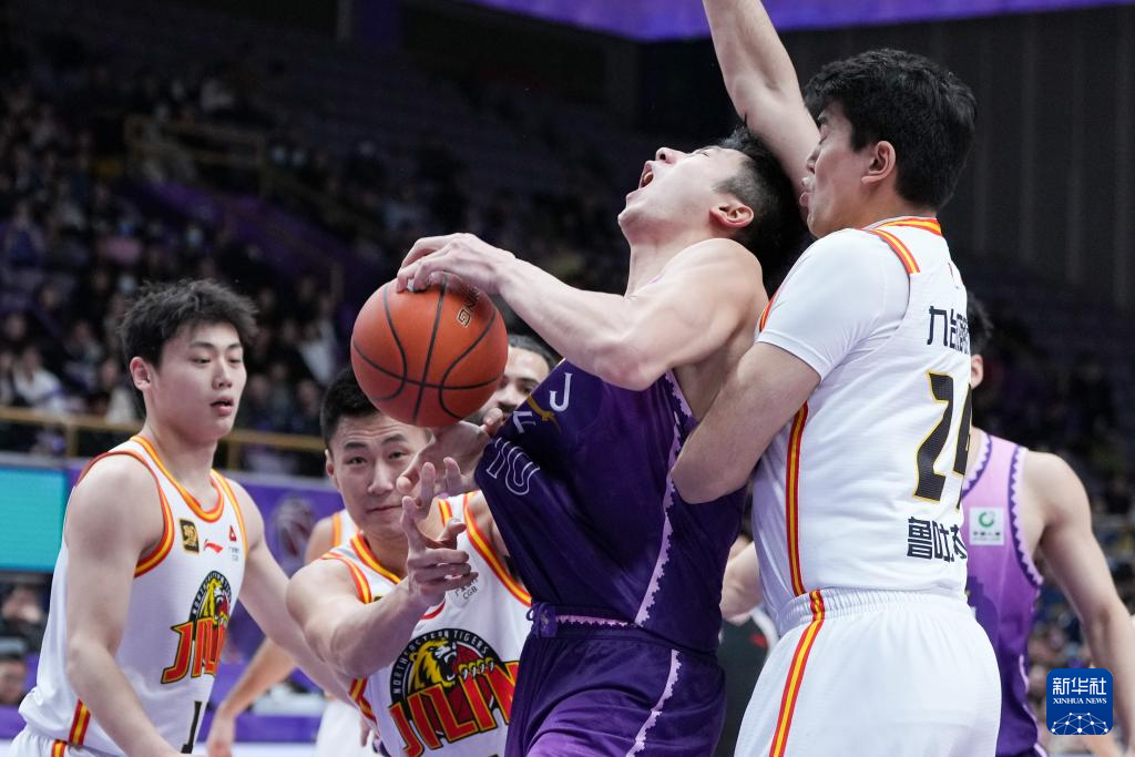 九游欢乐平台：CBA球队的退役球员安置案例：帮助他们顺利过渡到新的生活