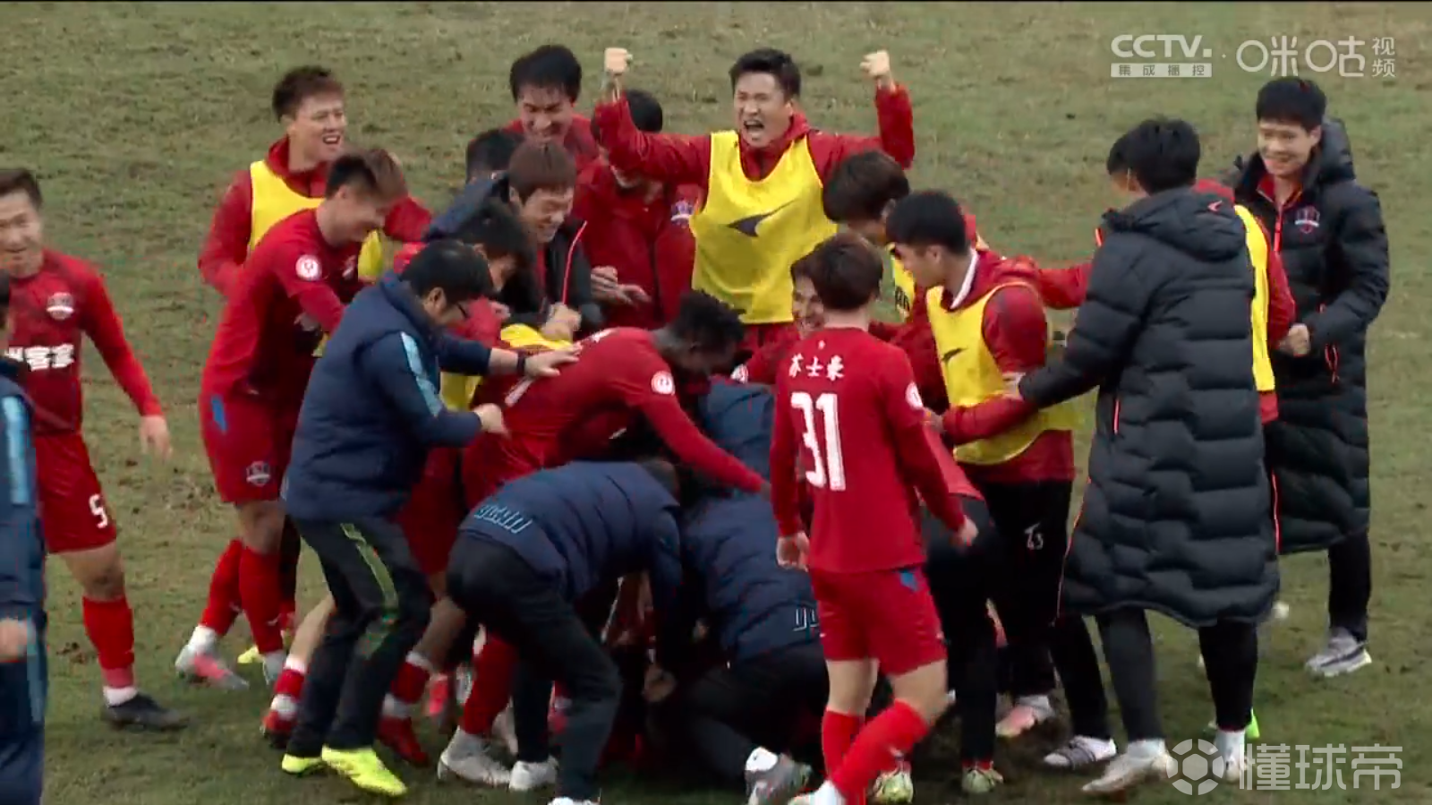 九游欢乐官方网站:中甲联赛冲超与保级：关键场次分析与球队策略的简单介绍