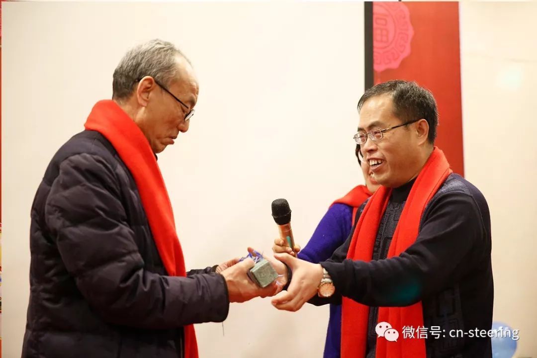 包含九游欢乐官方网站:中国足球：深化改革，激发活力，提升竞争力的词条